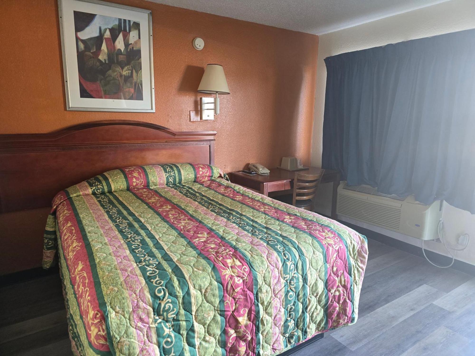 אופליקה Carpet Inn מראה חיצוני תמונה