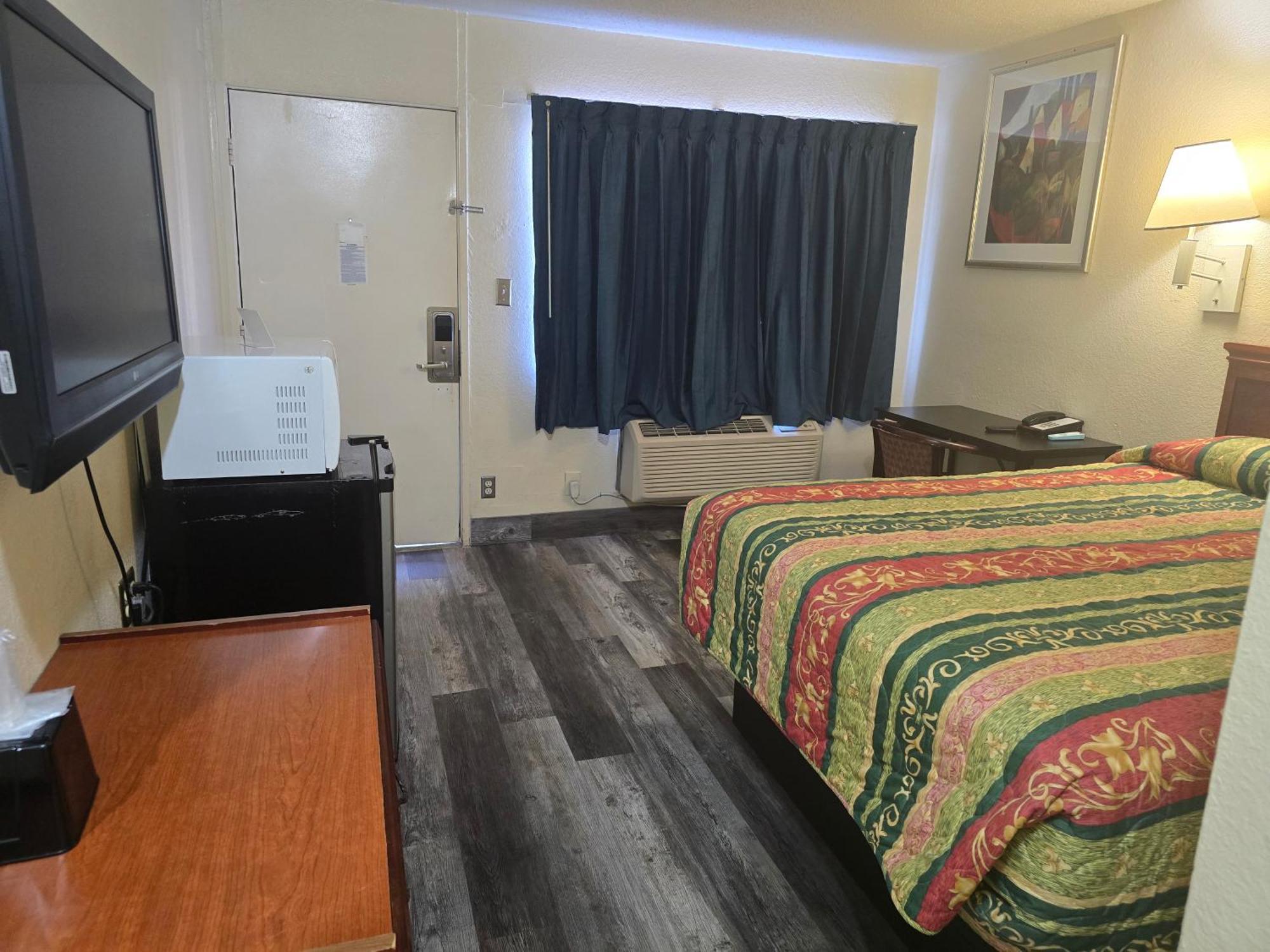 אופליקה Carpet Inn מראה חיצוני תמונה
