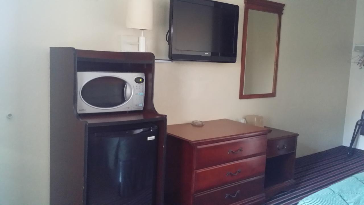 אופליקה Carpet Inn מראה חיצוני תמונה