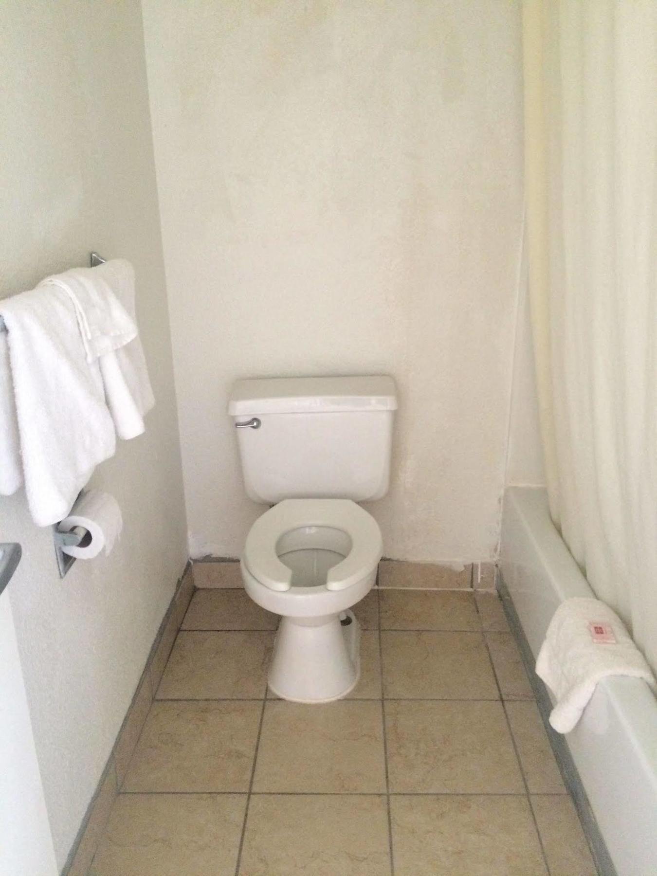 אופליקה Carpet Inn מראה חיצוני תמונה